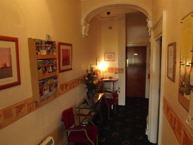 Balmoral Guest House Blackpool Eksteriør billede